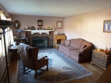 10 Hampshire Dr, Franklin, NH 03235 - photo 7