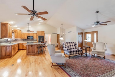 5015 Alysia St, Mount Vernon, IN 47620 - photo 3