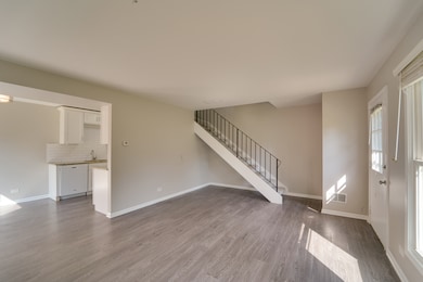 1883 Jamestown Cir unit 3222, Hoffman Estates, IL 60169 - photo 3