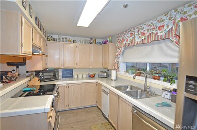 7405 Beverly Ln unit 205, Everett, WA 98203 - photo 4