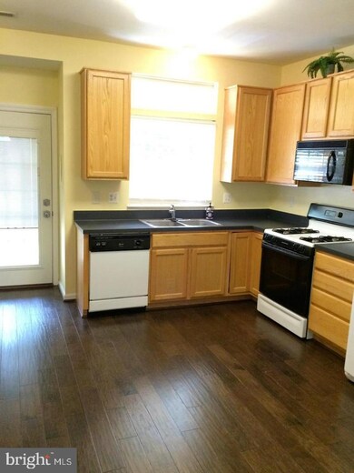 12470 Selkirk Cir, Bristow, VA 20136 - photo 4