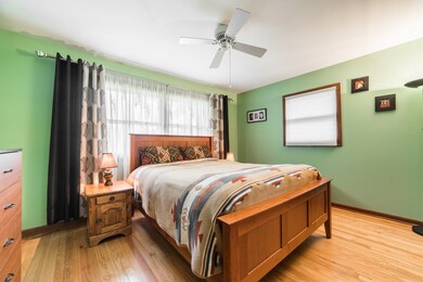 1091 Laurel Dr, Aurora, IL 60506 - photo 3