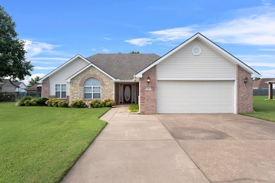 707 E 10th St, Grove, OK 74344 - photo 2