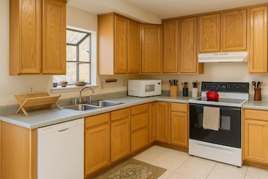 301 Perry St, Mount Shasta, CA 96067 - photo 4