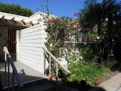 End unit cottage