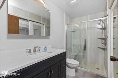 15-Bathroom 20230321-DW-3155