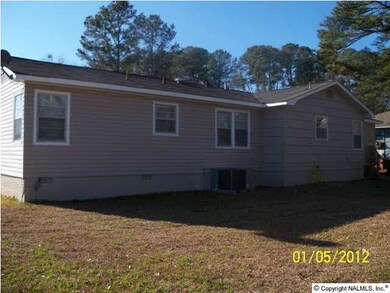 101 Clubview Cir, Gadsden, AL 35901 - photo 2