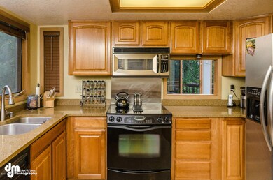 9024 W Parkview Terrace Loop-large-011-K