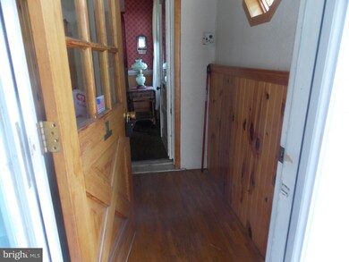 620 Center St, Jim Thorpe, PA 18229 - photo 2