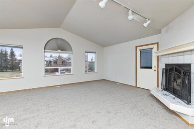 04-Living Room 20201106-DW-0418