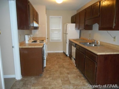 4608 Pine Needle Ct, Fayetteville, NC 28314 - photo 3