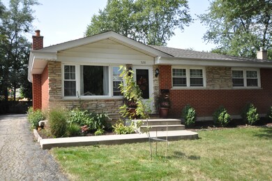 528 Kipling Ct, Wheaton, IL 60187 - photo 2