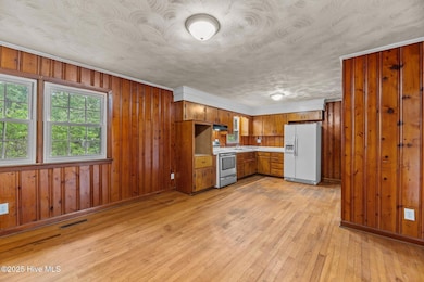 607 Pinetree Dr, New Bern, NC 28562 - photo 7