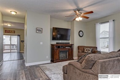 2302 Quartz Dr, Papillion, NE 68046 - photo 5