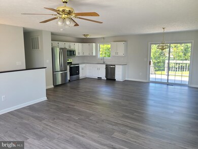 300 Wendover Dr, Bunker Hill, WV 25413 - photo 3