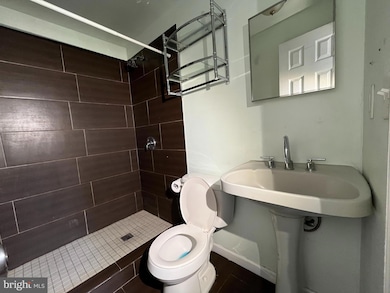 425 N 41st St unit 2ND FL FRONT, Philadelphia, PA 19104 - photo 7