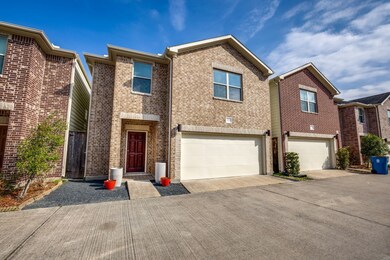 3728 Main Poplar Dr, Houston, TX 77025 - photo 2