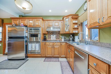 125 Laconia Ave, Staten Island, NY 10305 - photo 7