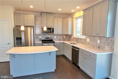 20208 Capital Ln, Hagerstown, MD 21742 - photo 3