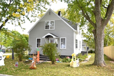 602 Flora Ave, Algoma, WI 54201 - photo 2