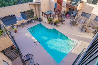 8710 Independence Ave unit 307, Canoga Park, CA 91304 - photo 5