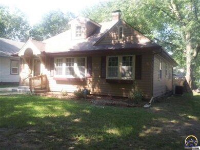 1411 SW MacVicar Ave, Topeka, KS 66604 - photo 2