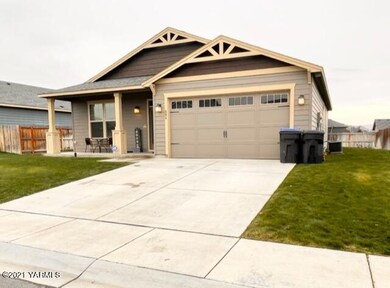 804 Citra Ave, Moxee, WA 98936 - photo 2