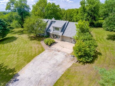 902 N Jackson St, Raymore, MO 64083 - photo 2