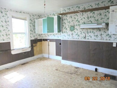 Kitchen/Dining Area