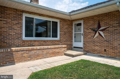 751 Floret Ave, Reading, PA 19605 - photo 4