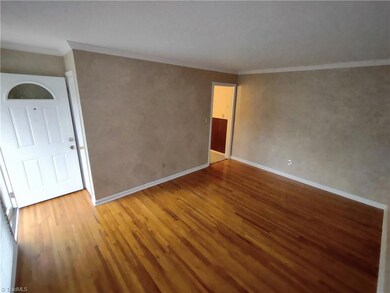 5626 Driftwood Dr, High Point, NC 27263 - photo 2