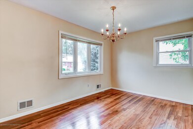 07-Dining Room