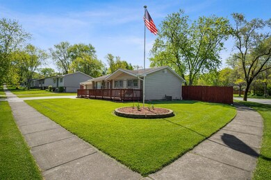 939 S Chase Dr, Crown Point, IN 46307 - photo 3