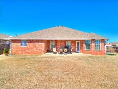 2300 Crooked Oak Ct, Shawnee, OK 74804 - photo 6