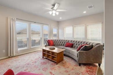 523 N 1st St, La Porte, TX 77571 - photo 3