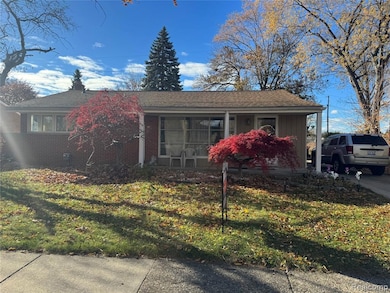 32075 Saint Annes Dr, Warren, MI 48092 - photo 2