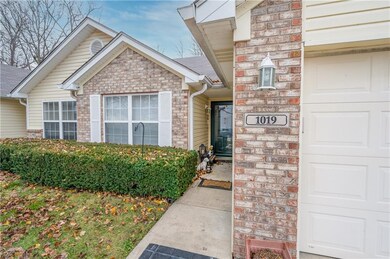 1019 Ebony Cir, Franklin, IN 46131 - photo 2