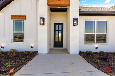 312 Kenyon Ct, Granbury, TX 76049 - photo 3