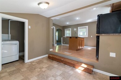 914 N 7th St unit 914 North Seventh St, Mankato, MN 56001 - photo 5