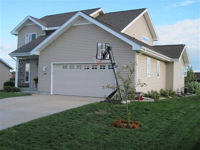 834 Ashworth Dr, Oregon, WI 53575 - photo 3