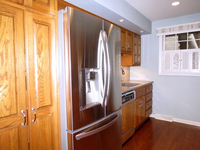 3070 Seneca Ct, Columbus, IN 47203 - photo 5