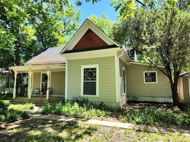 411 W Maple St, Whitewright, TX 75491 - photo 2