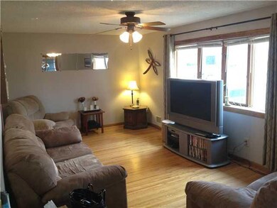 Living Room. Bright, Airy and Gleaming, describes 