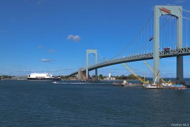 166-41 Powells Cove Blvd unit 4C, Flushing, NY 11357 - photo 7