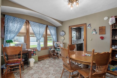 559 E Pleasant St-10
