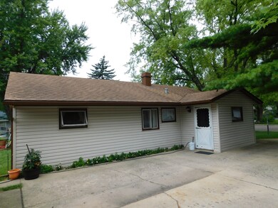 144 Birch St, Carpentersville, IL 60110 - photo 4