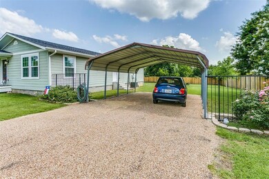 804 Barry Ln, Cleburne, TX 76031 - photo 5