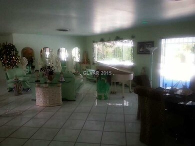 3752 Forestcrest Dr, Las Vegas, NV 89121 - photo 4