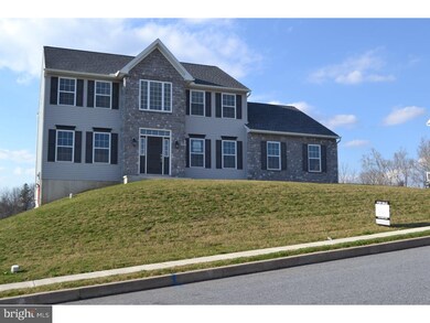 213 Pleasant View Dr, Douglassville, PA 19518 - photo 2