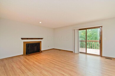 Living Room w deck access